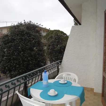 Relaxing With Private Garden 250m From The Sea *