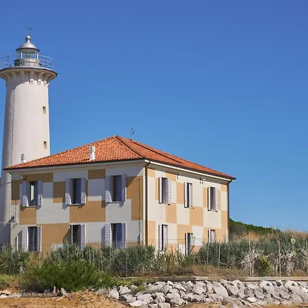 Relaxing With Private Garden 250m From The Sea